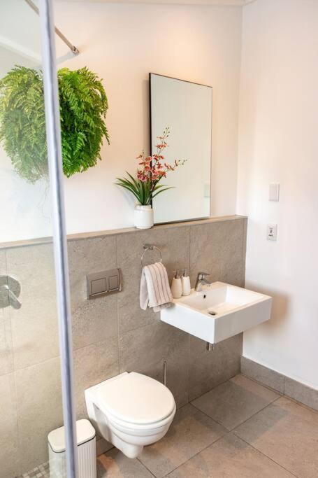 Hermanus Waterfront, Sea View Apartment With Balcony מראה חיצוני תמונה