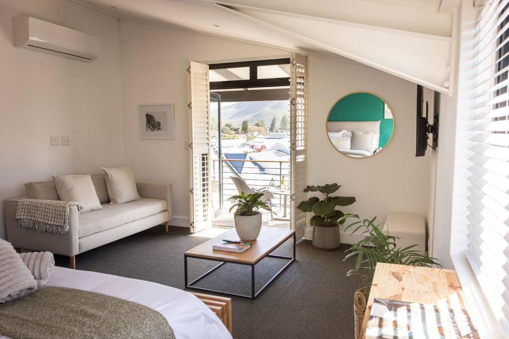 Hermanus Waterfront, Sea View Apartment With Balcony מראה חיצוני תמונה