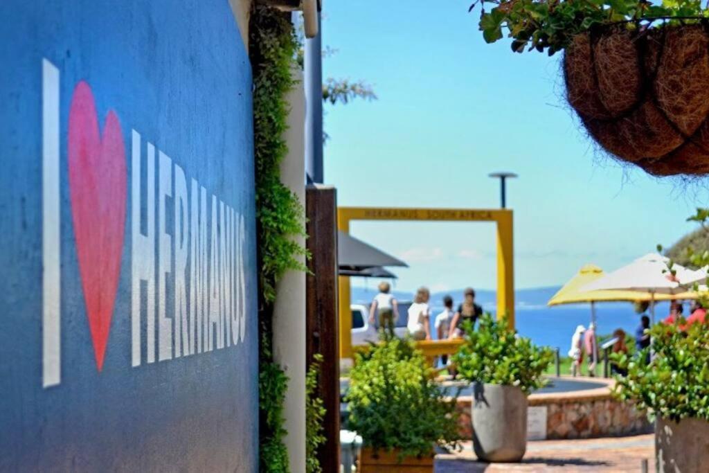 Hermanus Waterfront, Sea View Apartment With Balcony מראה חיצוני תמונה
